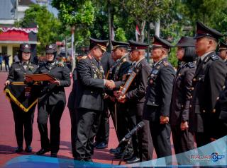 Polda Sumut Berikan Penghargaan Kepada 56 Personel Berprestasi, Meriahkan HUT Bhayangkara ke-79